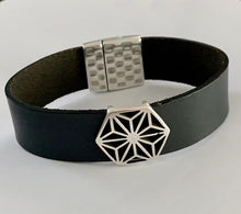 Load image into Gallery viewer, Flat Leather Bracelet Kit
