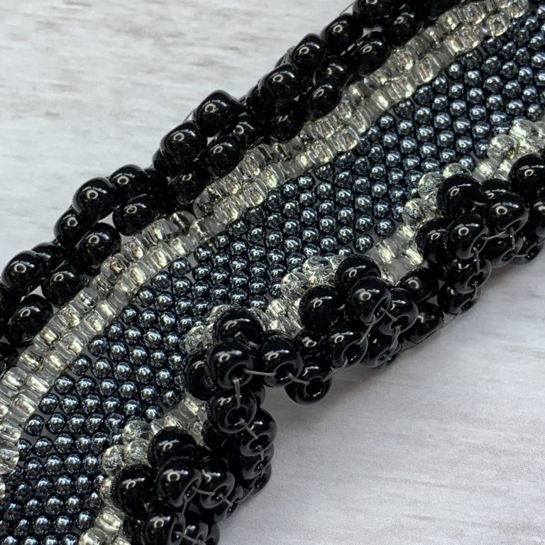 Peyote Stitch Daisy Bracelet Kit. Makes 2 Bracelets and 1 Ring. – Just Bead  It